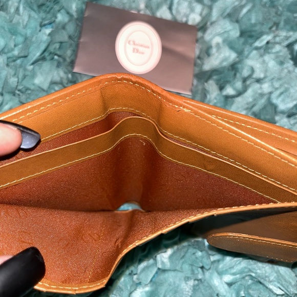 Beautiful like New Christian Dior wallet - Picture 5 of 8